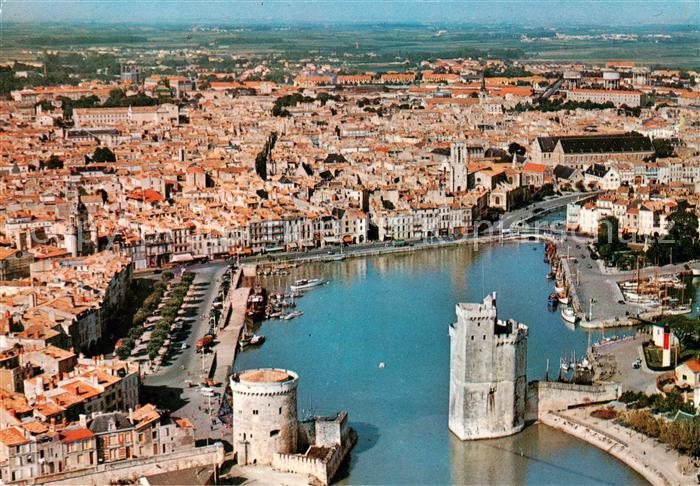 La Rochelle 17 Le Vieux Port Tours Saint Nicolas et de la Chaine Vue aerienne