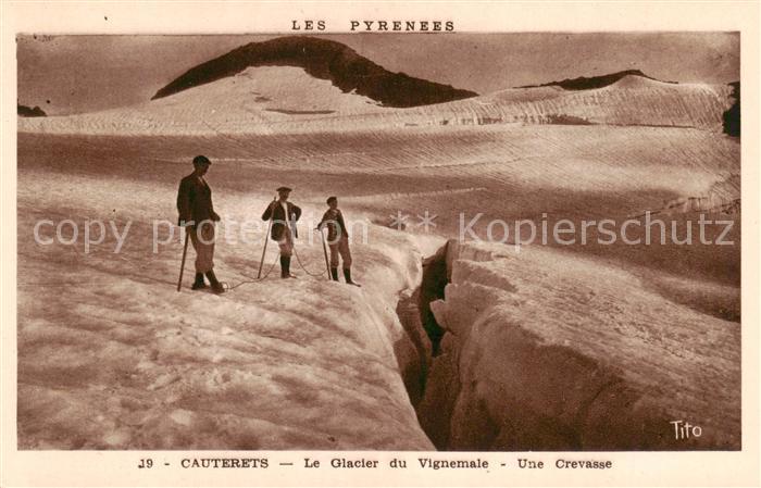 Cauterets 65 Hautes-Pyrenees Le Glacier du Vignemale Une Crevasse