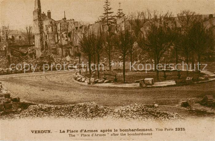 Verdun  55 Meuse La Place d’Armes apres le bombardement