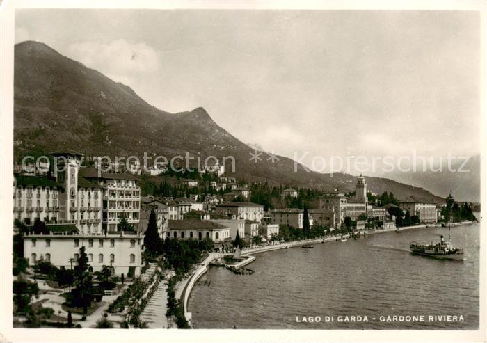 Gardone Riviera di Garda IT Panorama Lago di Garda