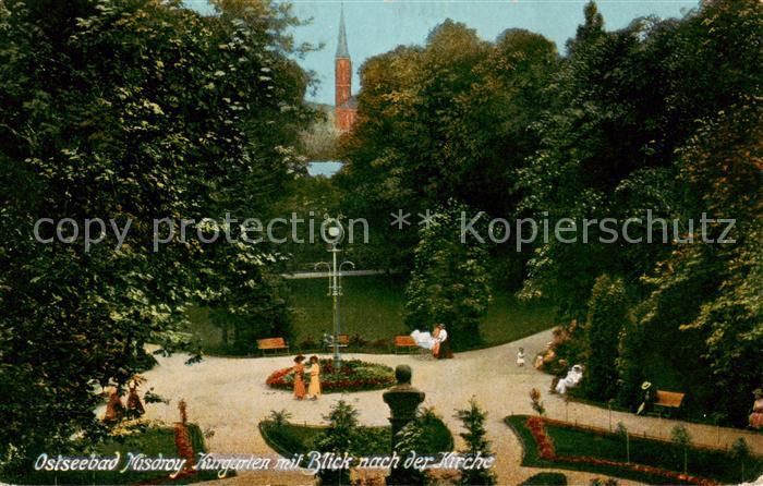 Misdroy Ostseebad Miedzyzdroje PL Kurgarten mit Blick nach der Kirche