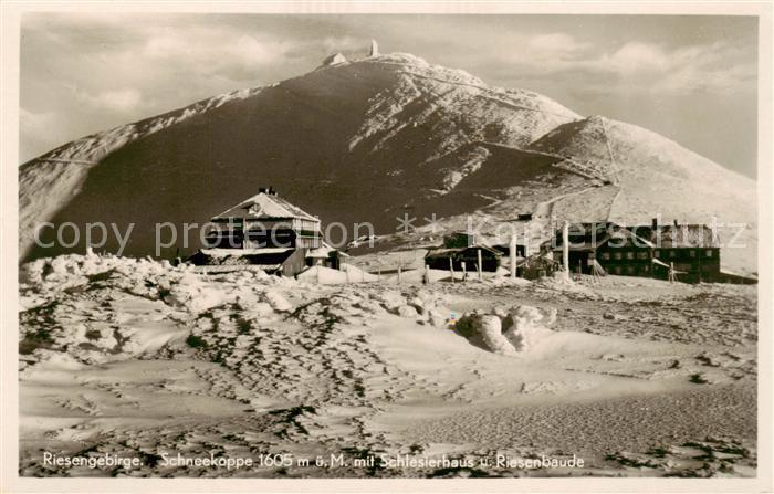 Riesengebirge Krkonose Karkonosze Schneekoppe mit Schlesierhaus und Riesenbaude
