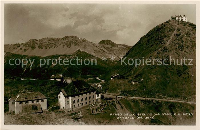 Passo dello Stelvio 2750m Stilfserjochpass IT e il Pizzo Garibaldi