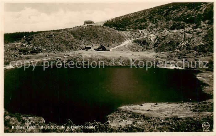 Riesengebirge Krkonose Karkonosze Kleiner Teich mit Teichbaude und Hampelbaude