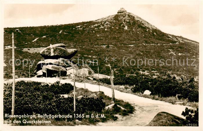 Riesengebirge Krkonose Karkonosze Reiftraegerbaude mit Quarksteinen