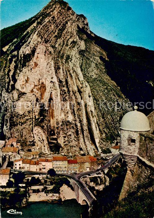 Sisteron 04 Alpes-de-Haute-Provence Le rocher de la Baume et le faubourg vus du