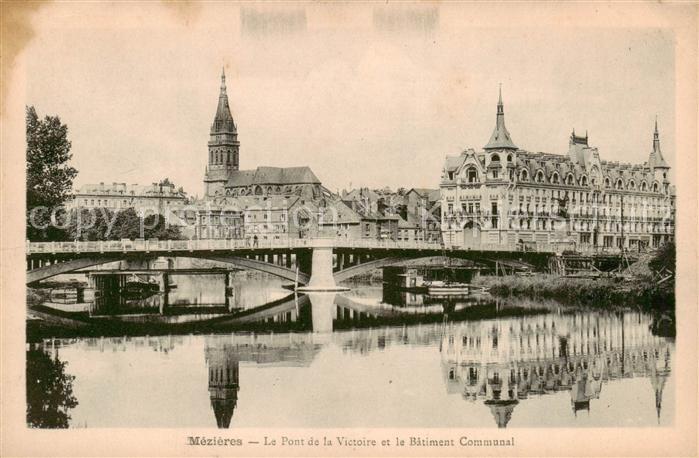 Mezieres 08-Charleville Le Pont de la Victoire et le Batiment Communal