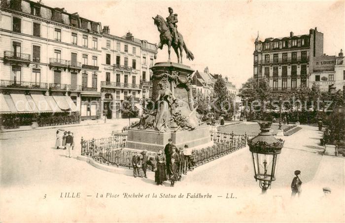 Lille 59 La Place Richebe et la Statue de Faidherbe