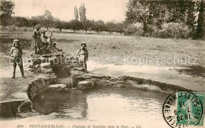 Fontainebleau 77 Seine et Marne Fontaine de Napoleon dans le Parc
