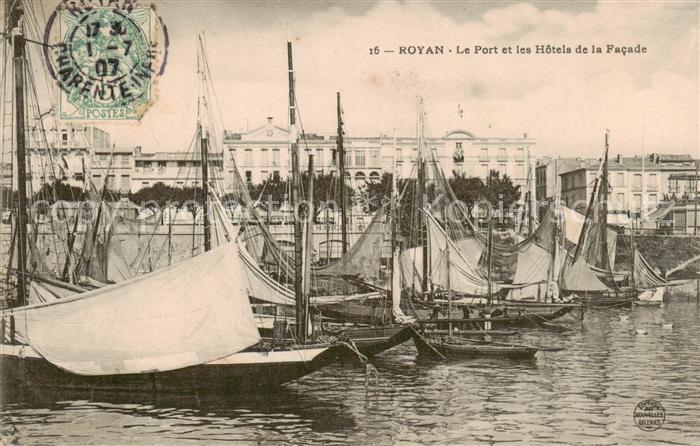Royan 17 Le Port et les Hotels de la Facade
