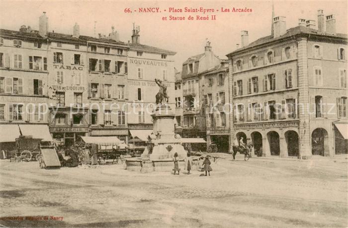 Nancy 54 Place Saint Epvre Les Arcades en Statue de Rene II