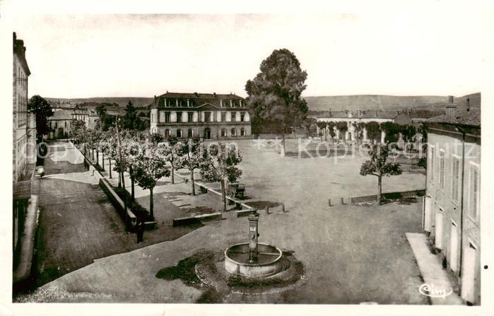 St-Germain-Lembron Place du Desert La Mairie et les Ecoles