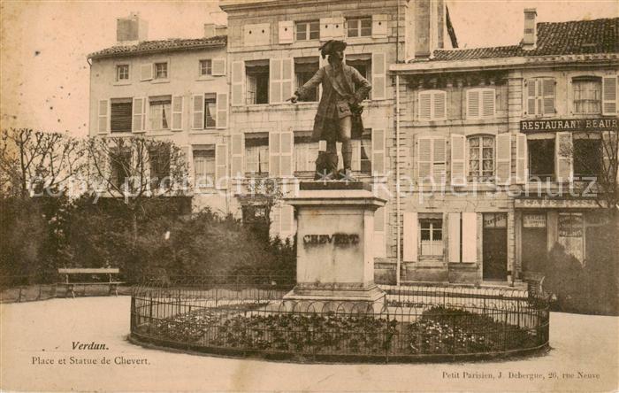 Verdun  55 Meuse Place et Statue de Chevert Monument
