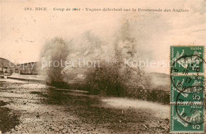 Nice  06 Nizza Coup de mer Vagues deferlant sur la Promenade des Anglais