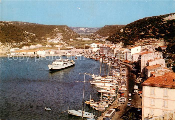 Bonifacio Corse du Sud La marine et le depart du bateau pour la Sardaigne