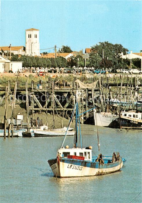 L Aiguillon-sur-Mer Port sur le Lay et clocher