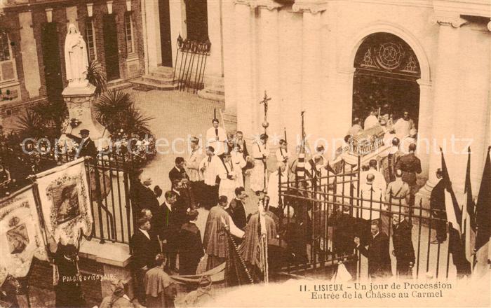 Lisieux 14 Un jour de Procession Entree de la Chasse au Carmel
