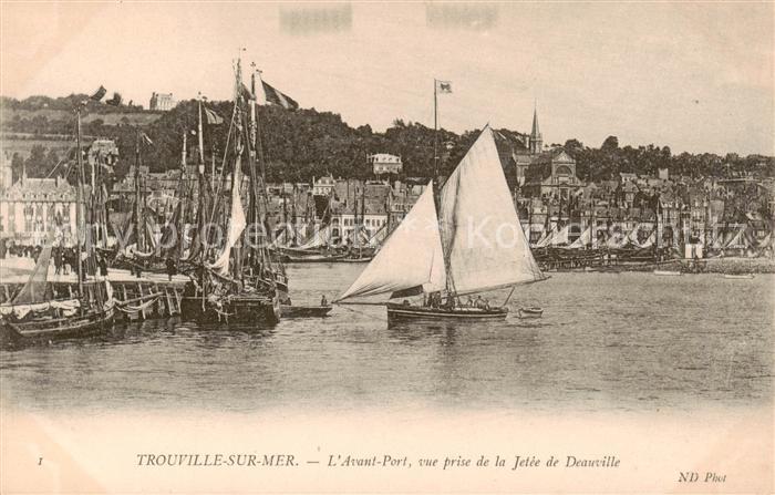 Trouville-sur-Mer Avant Port vu prise de la Jetee de Deauville