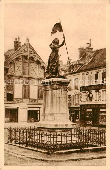 Compiegne 60 Statue de Jeanne d Arc