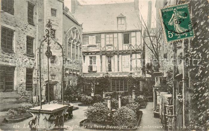 Le Mans Sarthe Maison dite de la Reine Berengere cour interieure