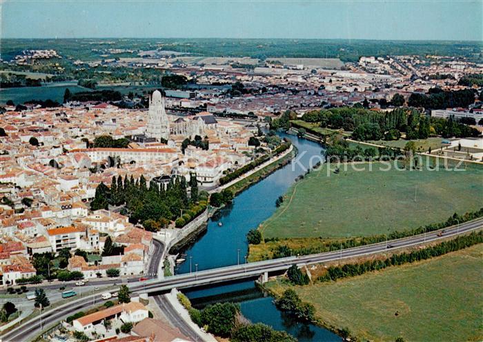 Saintes 17 Vue panoramique aerienne de la ville sur les rives de la Charente