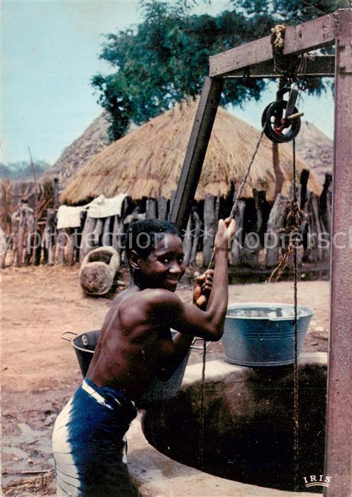 Senegal Scène villageoise Dorfbild Brunnen