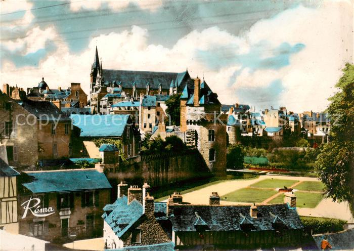 Vannes 56 Vue sur les remparts et la Cathedrale