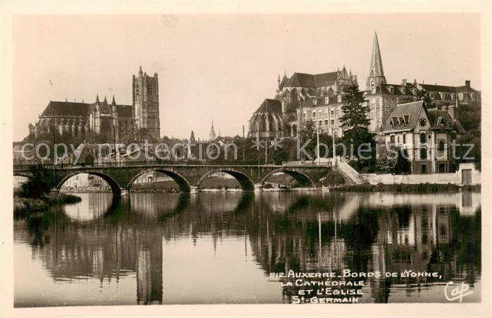 Auxerre 89 Bords de l’Yonne La Cathedrale et l’Eglise St Germain