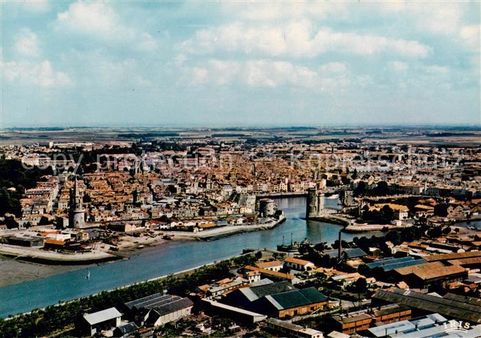 La Rochelle 17 Vue du ciel La Tour de la Lanterne a gauche et l’entree du Port