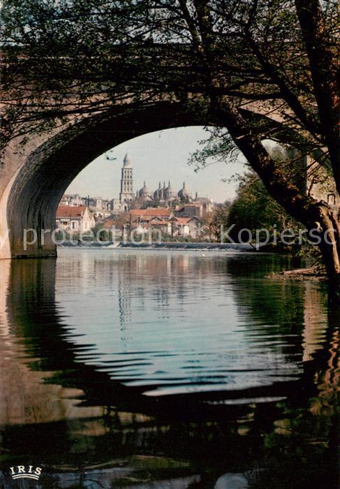 Perigueux 24 Les bords de l’Isle La cathedrale Saint Front reflets