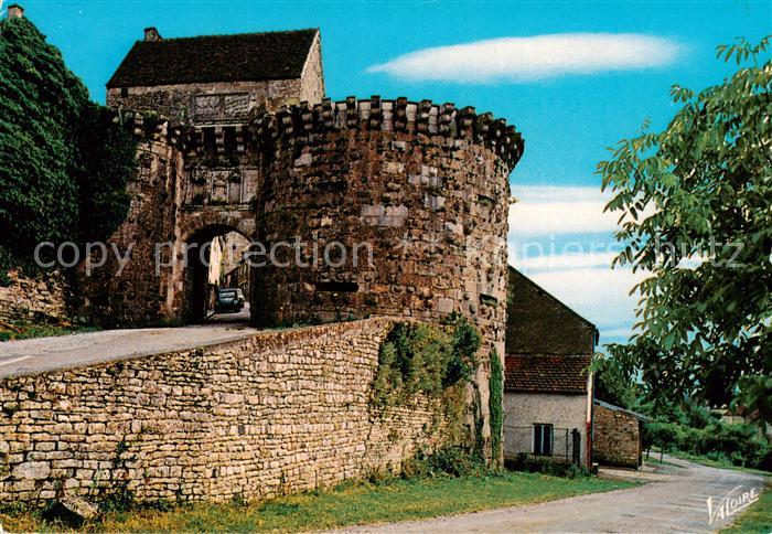 Vezelay 89 Yonne La poeterne ouvrant dans l’ancien rempart de la ville
