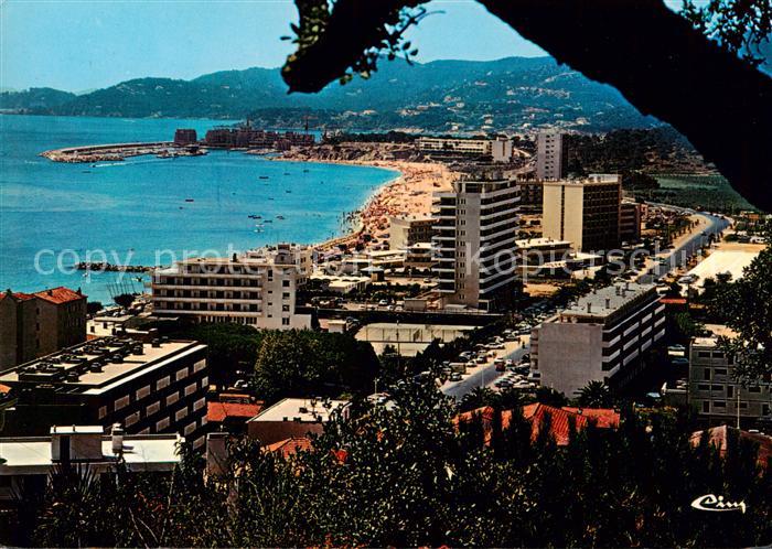 Le Lavandou Vue generale Au fond le Port de Bormes