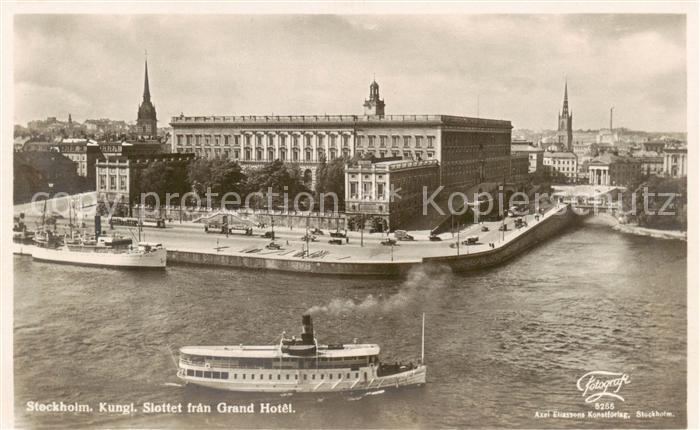 Stockholm Kungl Slottet fran Grand Hotel