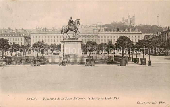 Lyon France Panorama de la Place Bellecour la Statu