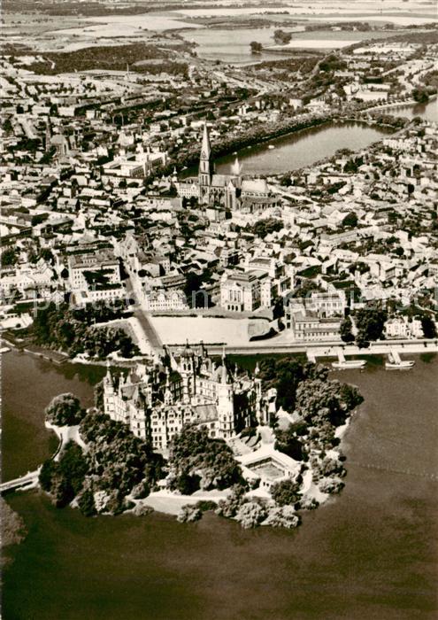 Schwerin  Mecklenburg Fliegeraufnahme mit Schloss