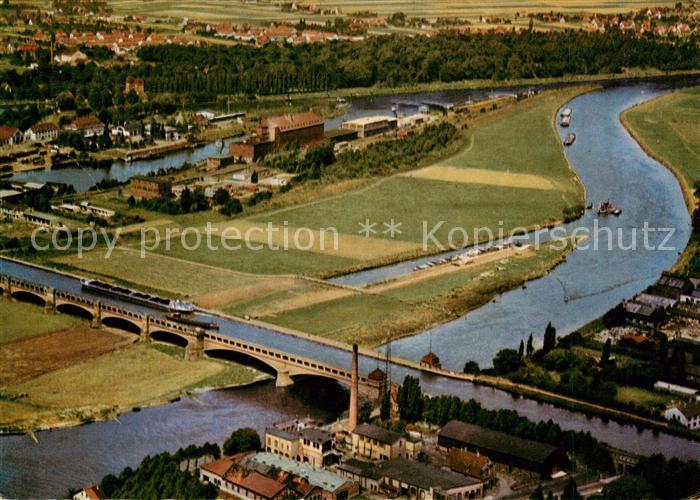 Minden  Westfalen Weser ueberfuehrung des Mittellandkanals ueber die Weser mit S