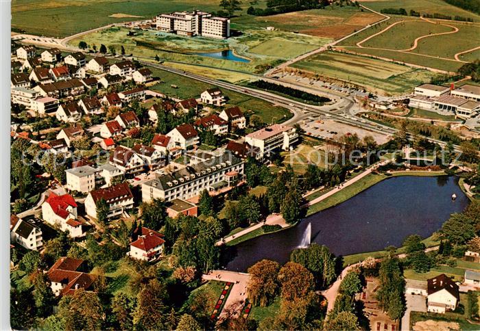 Bad Meinberg Kurparksee und Sanatorien Kurklinik am Park mit Bewegungszentrum