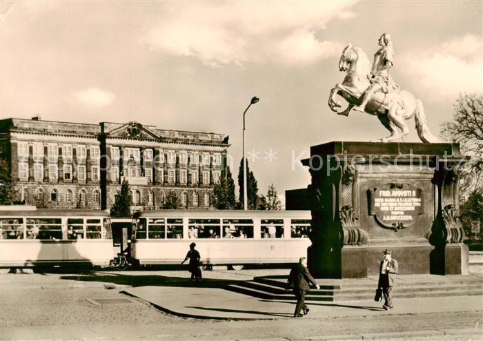 Dresden Elbe Denkmal Augusts des Starken Strassenbahn