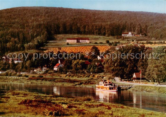 Hoexter Weser Blick zur Jugendherberge und Wilhelmshoehe