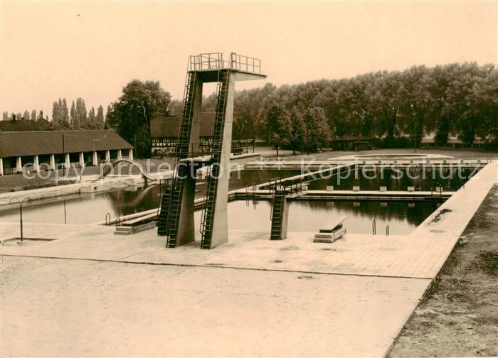 Zwickau  Sachsen Freibad Sprungturm