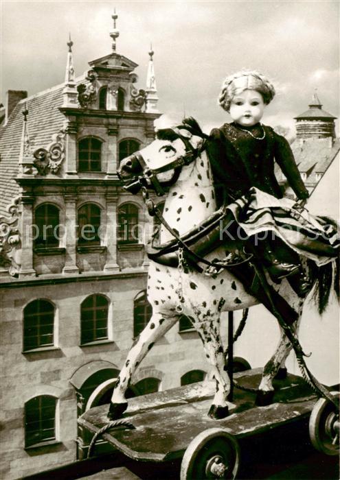NueRNBERG  CITY Spielzeugmuseum Holzgeschnitzes Spielzeugpferd