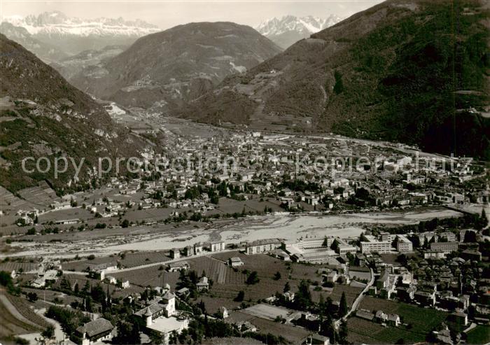 Bozen Gries Suedtirol IT Fliegeraufnahme mit Rosengarten und Latemar