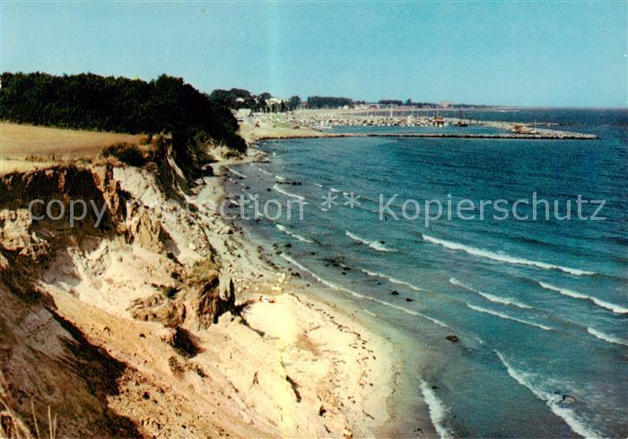 Groemitz Ostseebad Blick auf Steilkueste und Jachthafen