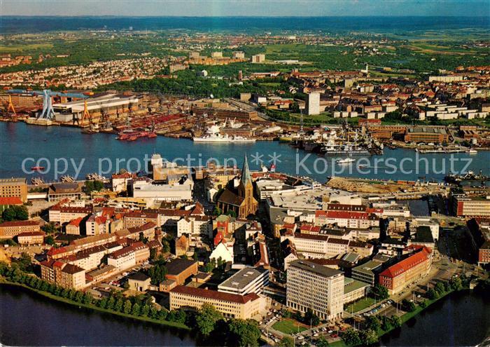 KIEL  CITY Innenstadt mit Werften und Ostufer Fliegeraufnahme