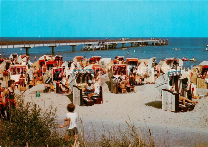 Dahme  Ostseebad Holstein Strand mit Seebruecke