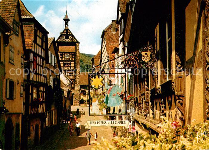 Riquewihr Haut Rhin Rue principale Vielle Maison avec bais de Fenetre sculpte de