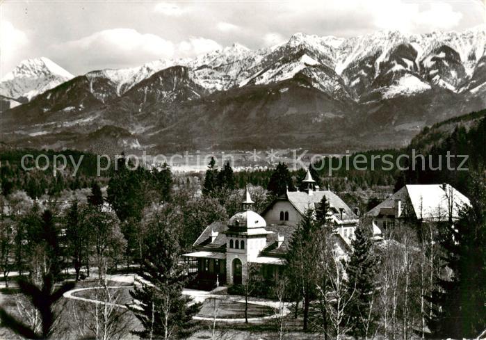 Warmbad Villach mit Karawanken
