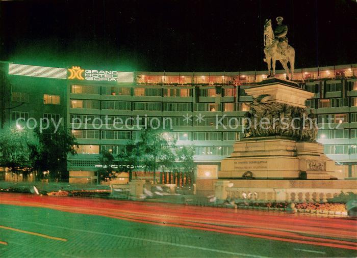 Sofia Sophia Grand Hotel Sofia Denkmal der Befreier Nachtaufnahme