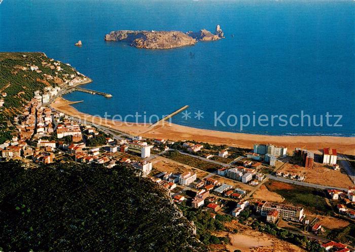 Estartit Costa Brava ES Vista aerea general Al fondo Islas Medas