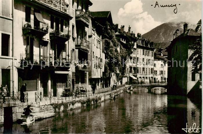 Annecy 74 Haute-Savoie Palais de l’Isle et les vieux canaux